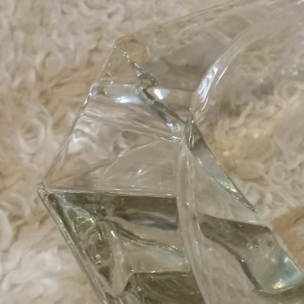 Glass - Picture 4 of 9